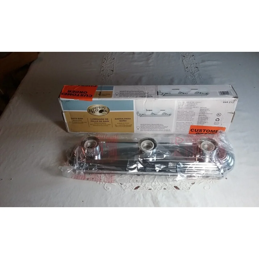 Hampton Bay 3-Light Chrome Finish Bath Bar Light 644 212 Vanity Light Open Box